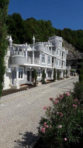 Mramorny Zamok Hotel