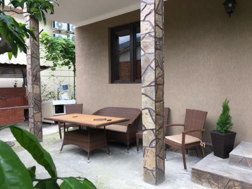 Hostal D'emil Guest House