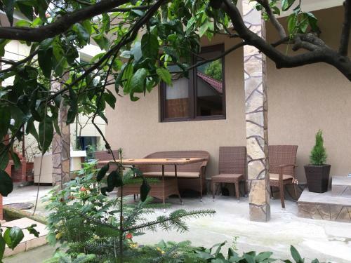 Hostal D'emil Guest House