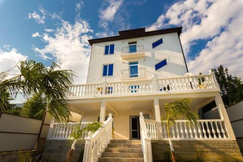 Hostal Castle Guest House