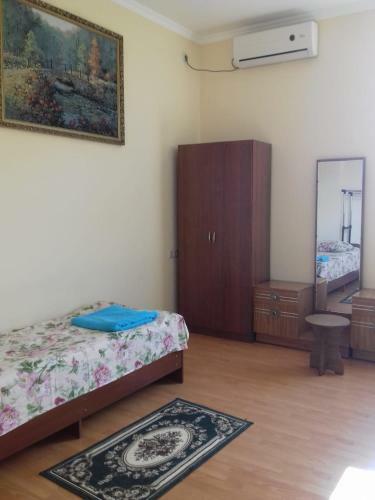 Hostal Guesthouse Aza&karlen