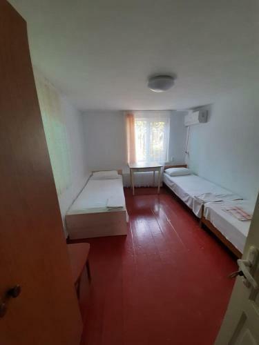 Hostal Guesthouse Akop & Laura