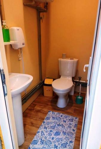 Hostal Guest House Izumrud