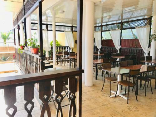 Hostal Kristall Guest House