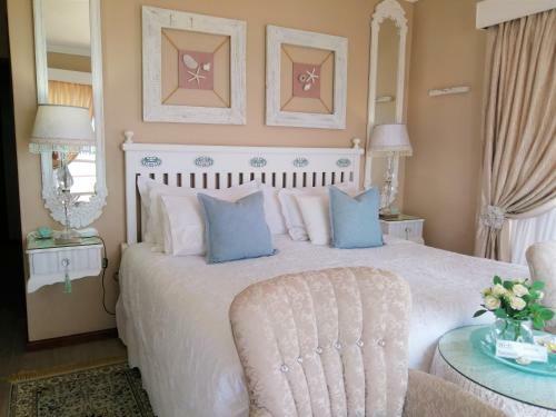 Hostal Dana Bay B&B Guest House