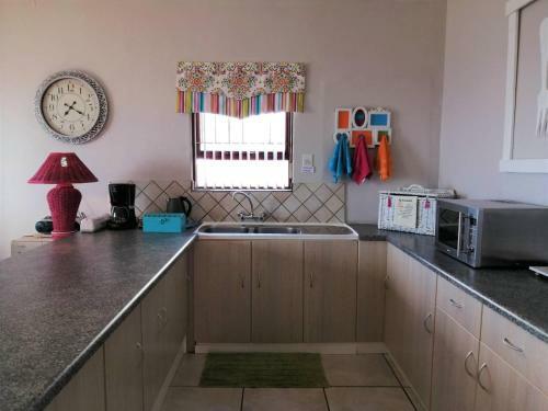 Hostal Dana Bay B&B Guest House