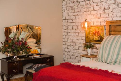 Hostal Three Birds Country House