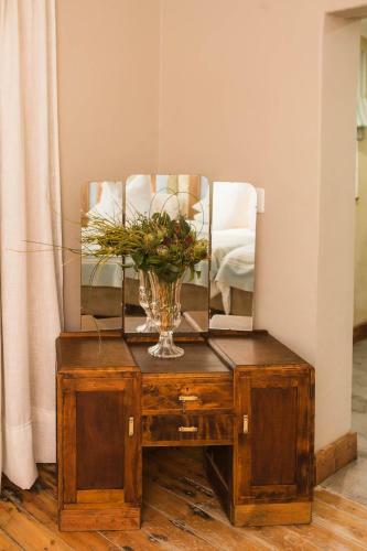 Hostal Three Birds Country House