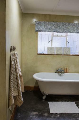 Hostal Three Birds Country House