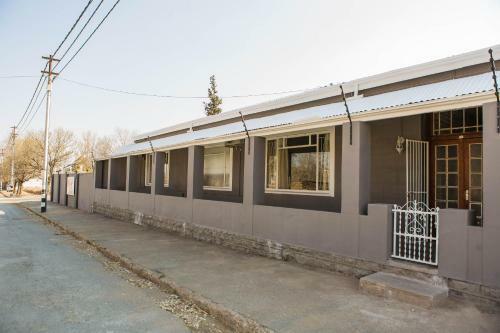 Hostal Three Birds Country House
