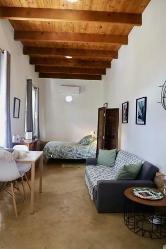Bed & Breakfast Merindol Manor