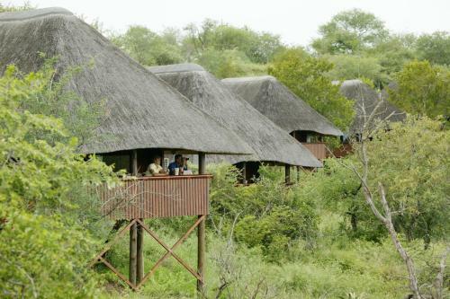 Nkwazi Lake Lodge