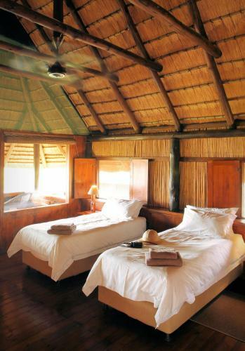 Nkwazi Lake Lodge