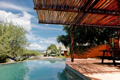 Nkwazi Lake Lodge
