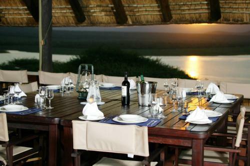 Nkwazi Lake Lodge