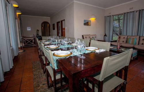 Lodge Ximongwe River Camp - Hippo Cottage
