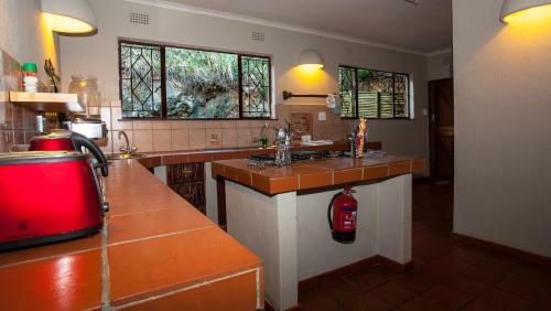 Lodge Ximongwe River Camp - Hippo Cottage