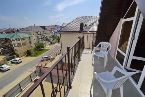 Hostal Lazurit Guesthouse