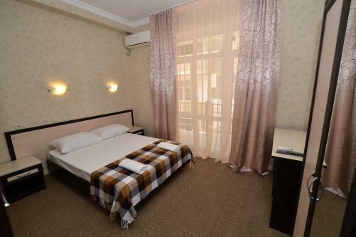 Hostal Lazurit Guesthouse