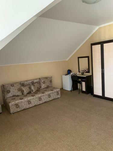 Hostal Lazurit Guesthouse