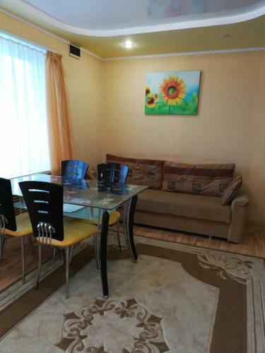 Hostal Holiday Home Slavyanskiy