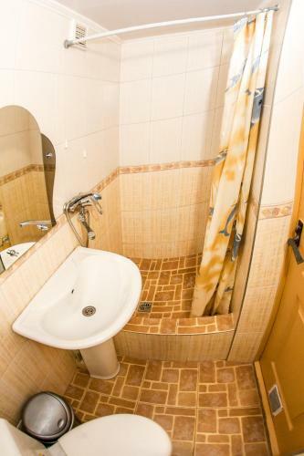 Hostal Agidel Guest House