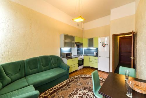 Apartments On Marata 4