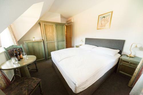 Hostal Guesthouse Haler