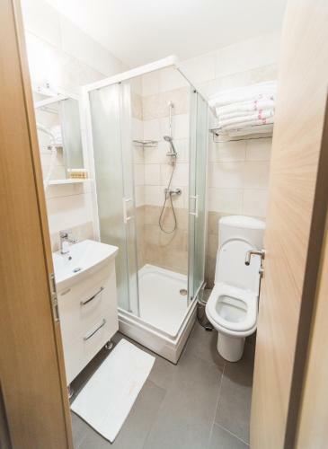 Hostal Guesthouse Haler