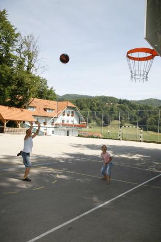 Hostal Guesthouse Haler