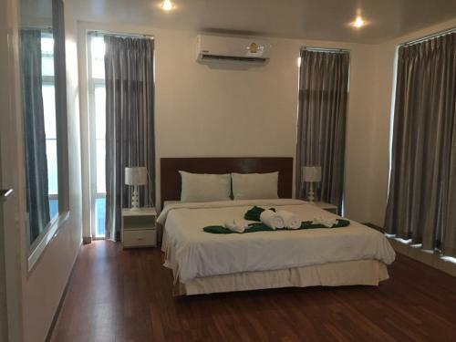 Cousin Koh Kho Khao Bungalow
