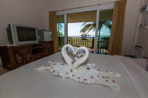 Pranee Beach Bungalows