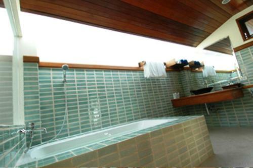 Hotel Anandah Beach Resort