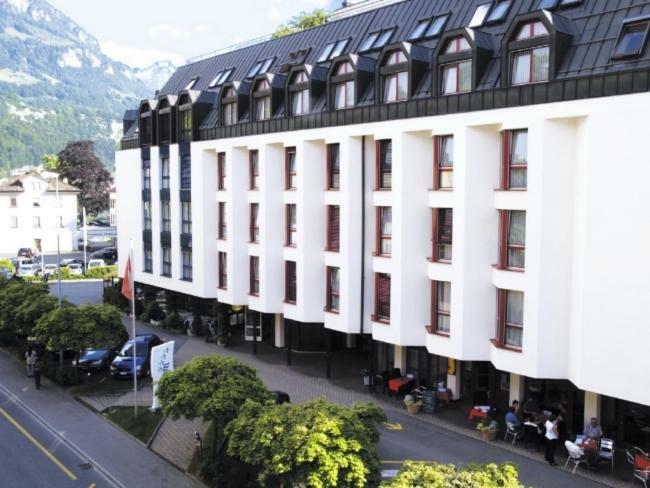 City Hotel