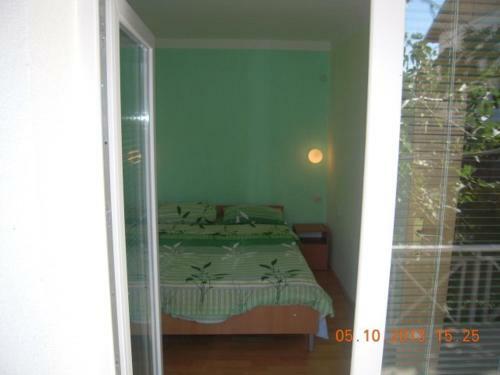 Hostal Lile Pestani Accommodation