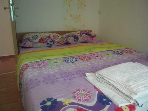 Hostal Lile Pestani Accommodation