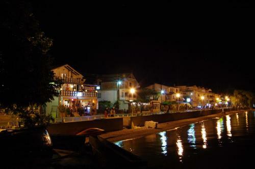 Hostal Lile Pestani Accommodation