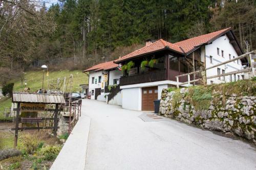 Hostal Guesthouse Po?ar