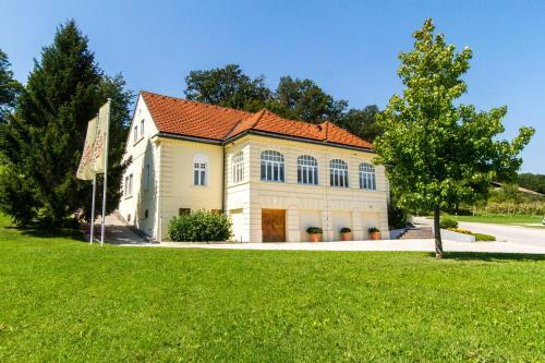 Villa Isteni?