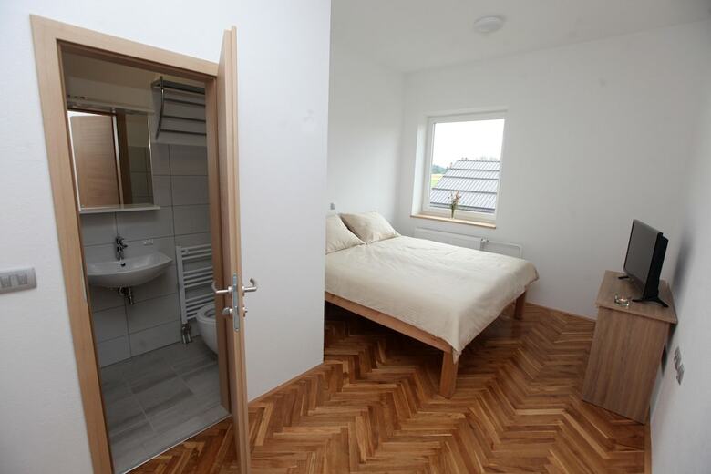 Hostal Preno?i??a Miklav?i?