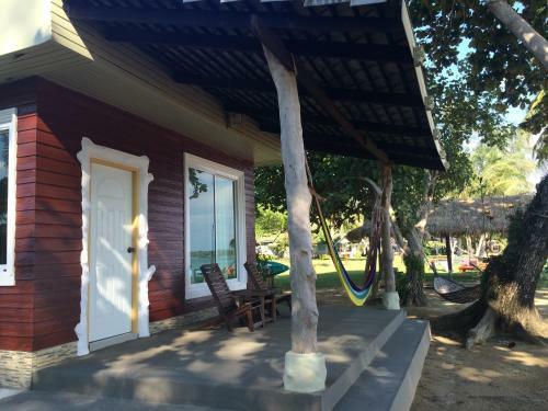 Hotel Holiday Beach Resort