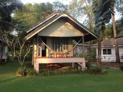 Hotel Holiday Beach Resort