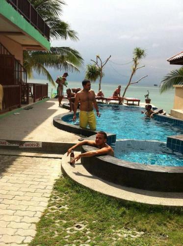 Hostal Mr. Black Resort