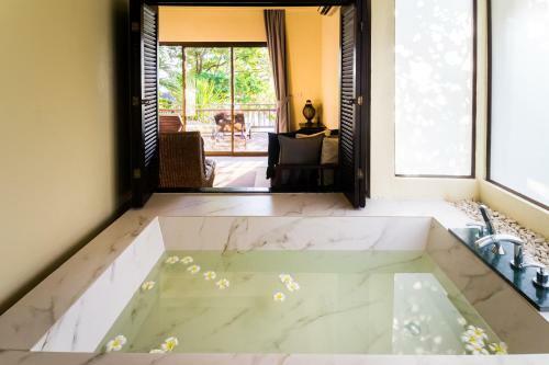 Hotel Sarikantang Resort And Spa