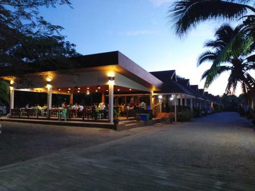 Hostal White Beach Resort