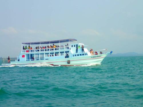 Hostal White Beach Resort