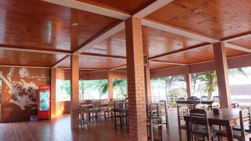 Hostal White Beach Resort