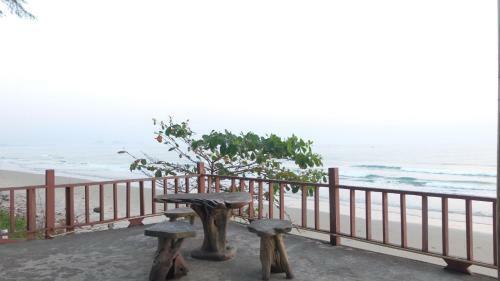 Hostal White Beach Resort
