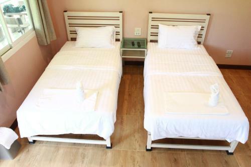 Hotel Pirom Lake And Resort