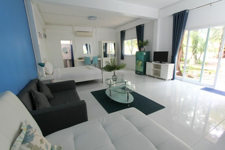 Hotel Issara Beach Resort